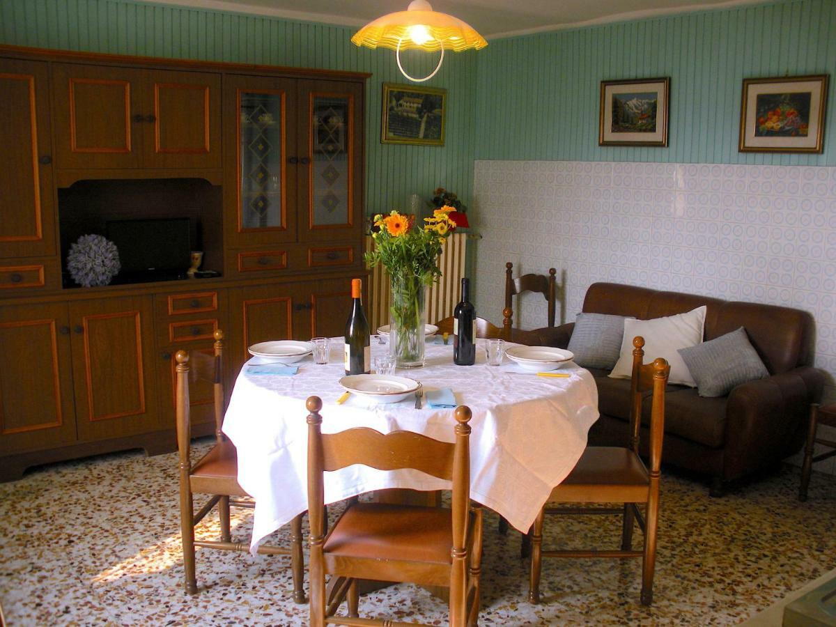 Cascina Tra I Vigneti A Nizza Monferrato Villa Luaran gambar